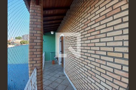 Casa à venda com 320m², 3 quartos e 10 vagas Casa à venda com 320m², 3 quartos e 10 vagasSacada