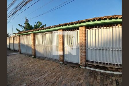Casa à venda com 320m², 3 quartos e 10 vagas Casa à venda com 320m², 3 quartos e 10 vagasFachada