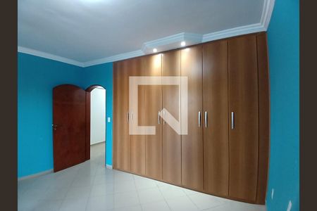 Casa à venda com 320m², 3 quartos e 10 vagas Casa à venda com 320m², 3 quartos e 10 vagasQuarto 2