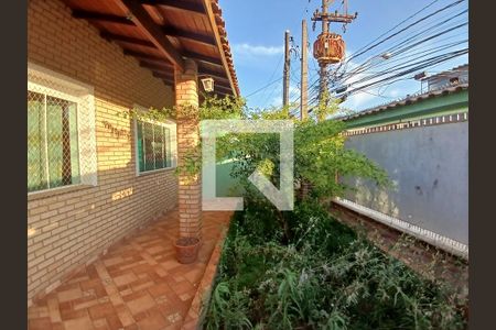 Casa à venda com 320m², 3 quartos e 10 vagas Casa à venda com 320m², 3 quartos e 10 vagasGaragem
