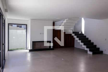 Casa de condomínio à venda com 314m², 4 quartos e 2 vagasSala