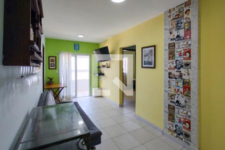 Sala de apartamento para alugar com 2 quartos, 75m² em Nova Mirim, Praia Grande