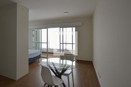 Sala/Cozinha de kitnet/studio para alugar com 1 quarto, 35m² em Cambuci, São Paulo