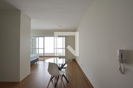 Sala/Cozinha de kitnet/studio para alugar com 1 quarto, 35m² em Cambuci, São Paulo