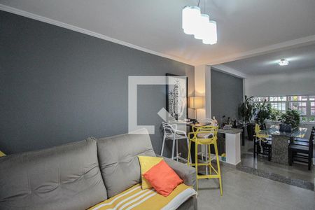 Sala de casa à venda com 4 quartos, 200m² em Cambuci, São Paulo