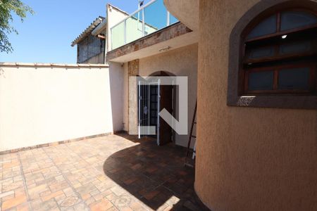 Casa à venda com 266m², 4 quartos e 2 vagas Casa à venda com 266m², 4 quartos e 2 vagasVaranda da Suíte 3