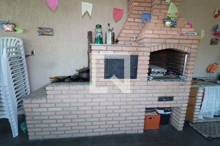 Casa à venda com 266m², 4 quartos e 2 vagas Casa à venda com 266m², 4 quartos e 2 vagasEspaço Gourmet