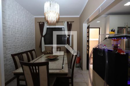 Casa à venda com 266m², 4 quartos e 2 vagas Casa à venda com 266m², 4 quartos e 2 vagasSala de Jantar