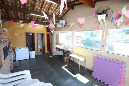 Casa à venda com 266m², 4 quartos e 2 vagas Casa à venda com 266m², 4 quartos e 2 vagasEspaço Gourmet