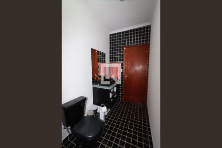 Casa à venda com 266m², 4 quartos e 2 vagas Casa à venda com 266m², 4 quartos e 2 vagasLavabo