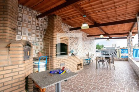 Casa à venda com 280m², 5 quartos e 3 vagas Casa à venda com 280m², 5 quartos e 3 vagasChurrasqueira