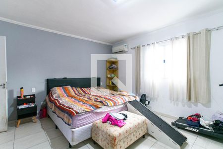 Casa à venda com 280m², 5 quartos e 3 vagas Casa à venda com 280m², 5 quartos e 3 vagasSuíte