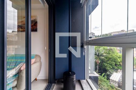 Varanda de kitnet/studio à venda com 1 quarto, 27m² em Pinheiros, São Paulo