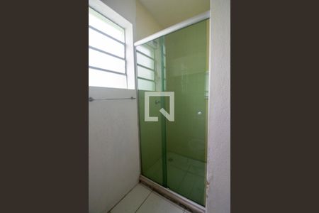 Banheiro de apartamento à venda com 1 quarto, 43m² em Agronomia, Porto Alegre