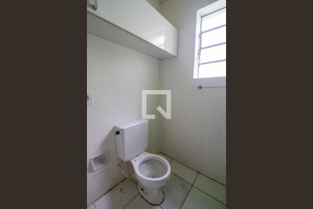 Banheiro de apartamento à venda com 1 quarto, 43m² em Agronomia, Porto Alegre