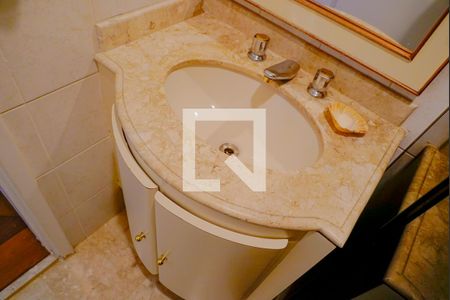 Apartamento à venda com 160m², 5 quartos e 3 vagas Apartamento à venda com 160m², 5 quartos e 3 vagasBanheiro Suíte 1