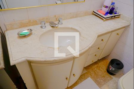 Apartamento à venda com 160m², 5 quartos e 3 vagas Apartamento à venda com 160m², 5 quartos e 3 vagasBanheiro Suite 3