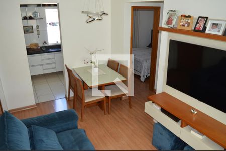 Sala de apartamento à venda com 2 quartos, 90m² em Cabral, Contagem
