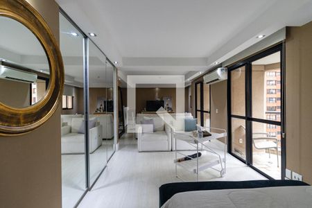 Sala, quarto e cozinha de kitnet/studio para alugar com 1 quarto, 60m² em Jardim Europa, São Paulo