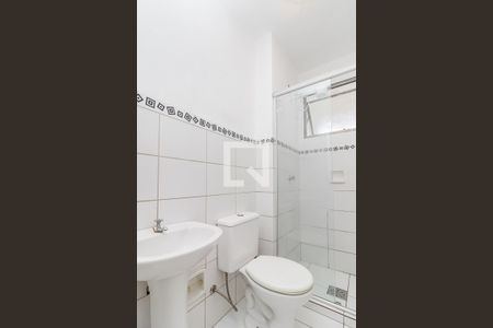 Banheiro de apartamento à venda com 1 quarto, 44m² em Jardim Sabará, Porto Alegre