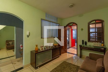 Sala 1 de casa à venda com 3 quartos, 200m² em Vila Perola, Belo Horizonte