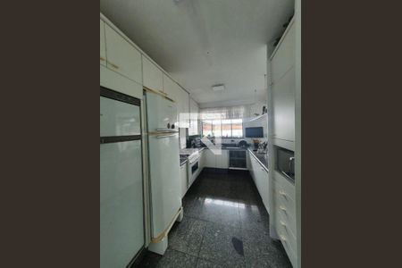 Casa à venda com 4 quartos, 300m² em Jardim do Mar, São Bernardo do Campo