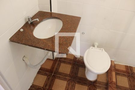 Banheiro de apartamento para alugar com 1 quarto, 46m² em Itararé, São Vicente