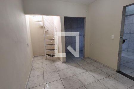 Sala de casa para alugar com 2 quartos, 60m² em Vila Paula, Duque de Caxias