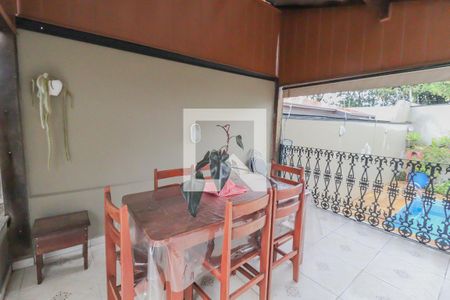 Casa à venda com 199m², 4 quartos e 4 vagas Casa à venda com 199m², 4 quartos e 4 vagasÁrea Externa