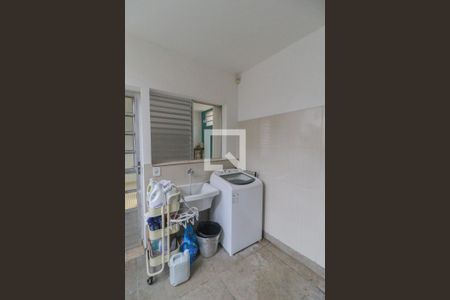 Casa à venda com 199m², 4 quartos e 4 vagas Casa à venda com 199m², 4 quartos e 4 vagasÁrea de Serviço