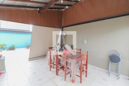 Casa à venda com 199m², 4 quartos e 4 vagas Casa à venda com 199m², 4 quartos e 4 vagasÁrea Externa