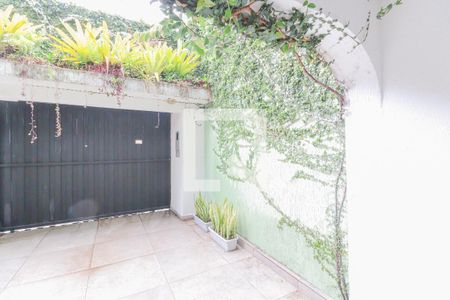 Casa à venda com 199m², 4 quartos e 4 vagas Casa à venda com 199m², 4 quartos e 4 vagasGaragem