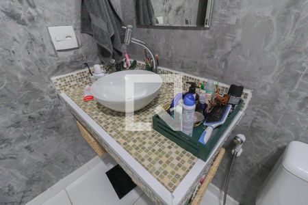 Casa à venda com 199m², 4 quartos e 4 vagas Casa à venda com 199m², 4 quartos e 4 vagasBanheiro