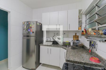Casa à venda com 199m², 4 quartos e 4 vagas Casa à venda com 199m², 4 quartos e 4 vagasCozinha