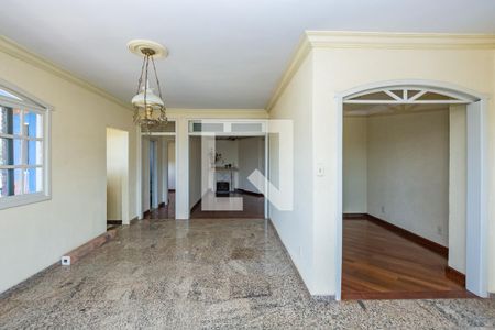 Sala 2 de casa para alugar com 4 quartos, 500m² em Pau Pombo, Nova Lima