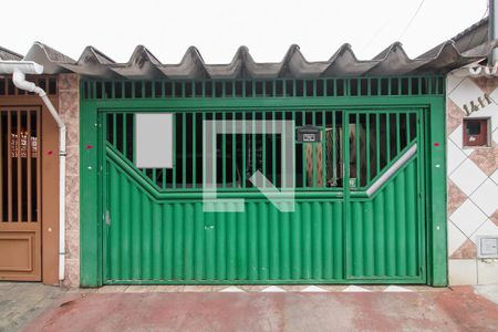 Casa à venda com 128m², 3 quartos e 2 vagas Casa à venda com 128m², 3 quartos e 2 vagasFachada