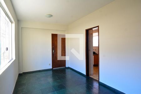 Sala de apartamento à venda com 3 quartos, 80m² em Carlos Prates, Belo Horizonte