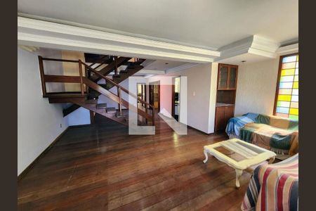 Casa à venda com 4 quartos, 380m² em Copacabana, Belo Horizonte