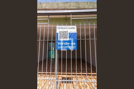 Casa à venda com 120m², 1 quarto e 2 vagas Casa à venda com 120m², 1 quarto e 2 vagasPlaca de Anuncio