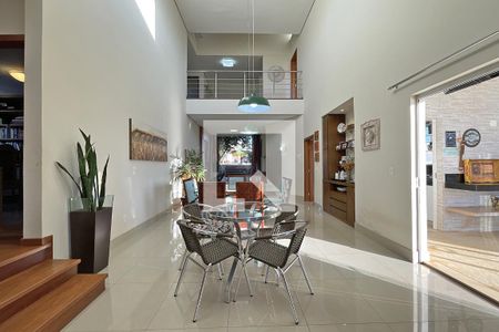 Sala de casa de condomínio à venda com 6 quartos, 430m² em Ville Des Lacs, Nova Lima