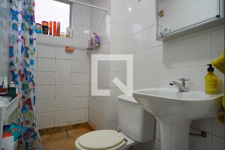 Banheiro de apartamento à venda com 1 quarto, 35m² em Independência, Porto Alegre