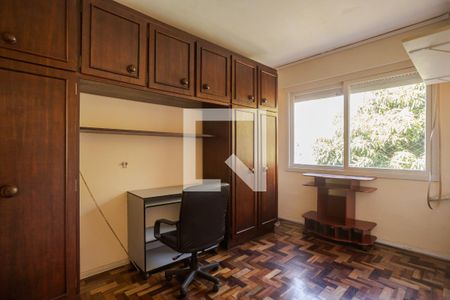 Quarto 2 de apartamento para alugar com 2 quartos, 60m² em Vila Ipiranga, Porto Alegre