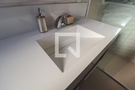 Casa à venda com 476m², 4 quartos e 6 vagas Casa à venda com 476m², 4 quartos e 6 vagasBanheiro quarto 2