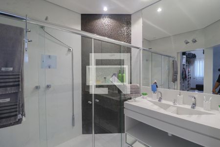 Casa à venda com 476m², 4 quartos e 6 vagas Casa à venda com 476m², 4 quartos e 6 vagasBanheiro Quarto 1