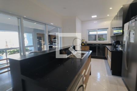 Casa à venda com 476m², 4 quartos e 6 vagas Casa à venda com 476m², 4 quartos e 6 vagasCozinha