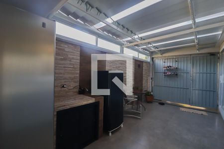 Casa à venda com 476m², 4 quartos e 6 vagas Casa à venda com 476m², 4 quartos e 6 vagasÁrea externa