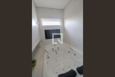 Casa à venda com 476m², 4 quartos e 6 vagas Casa à venda com 476m², 4 quartos e 6 vagasBanheiro Quarto 1