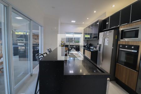 Casa à venda com 476m², 4 quartos e 6 vagas Casa à venda com 476m², 4 quartos e 6 vagasCozinha