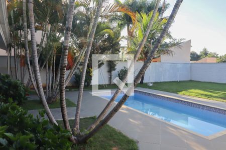 Casa à venda com 476m², 4 quartos e 6 vagas Casa à venda com 476m², 4 quartos e 6 vagasÁrea externa