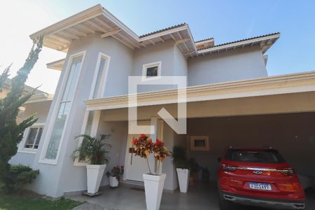 Casa à venda com 476m², 4 quartos e 6 vagas Casa à venda com 476m², 4 quartos e 6 vagasFachada